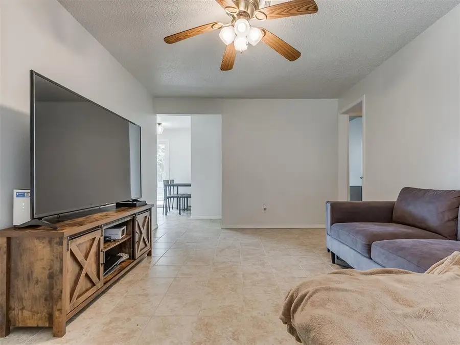 633 SW 10th Street, Moore, OK 73160 - #2