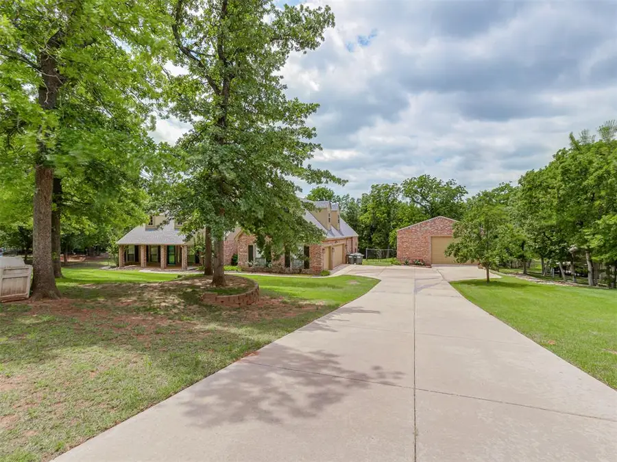 10461 Ridgeview Drive, Edmond, OK 73034 - #3