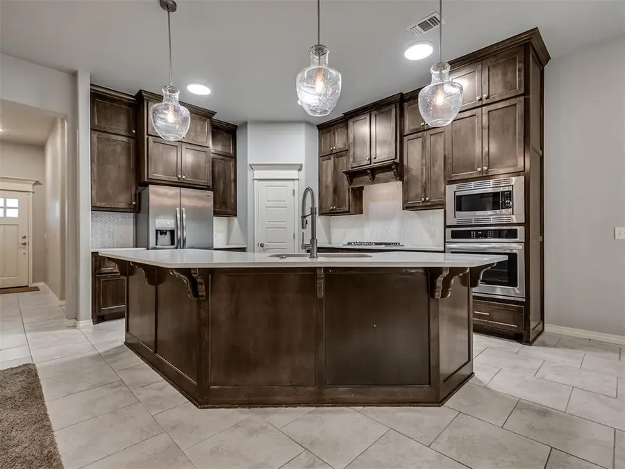1305 N Storybrook Street, Mustang, OK 73064 - #3