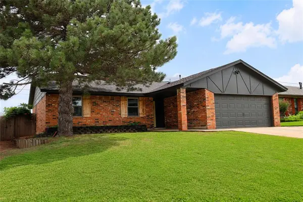 112 Chickasaw Lane, Yukon, OK 73099