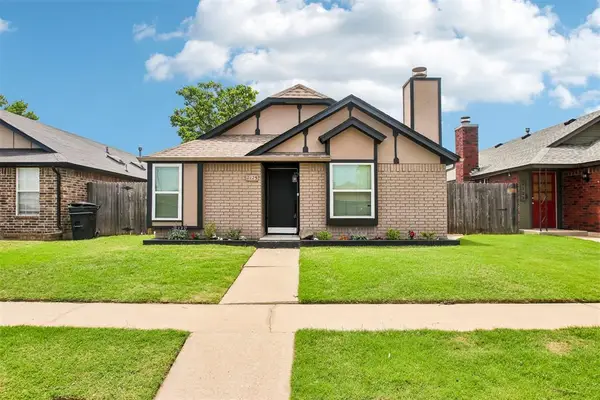 2125 Goodrich Drive, Moore, OK 73170
