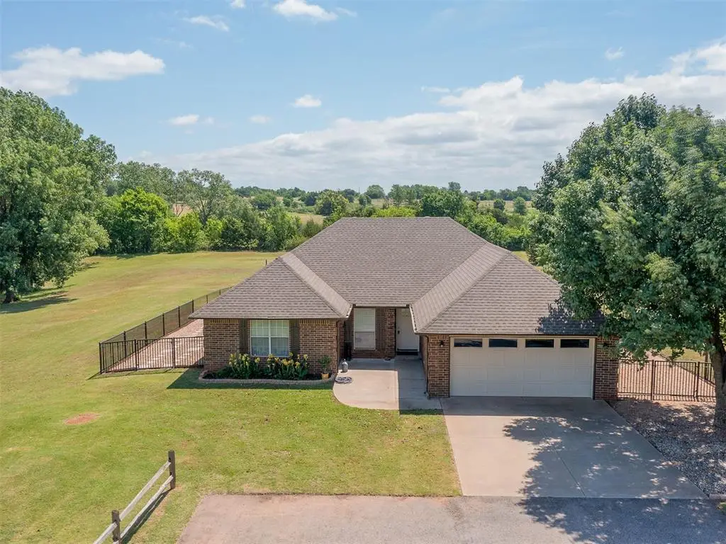 2120 Flamingo Dr, Blanchard, OK 73010 - #1