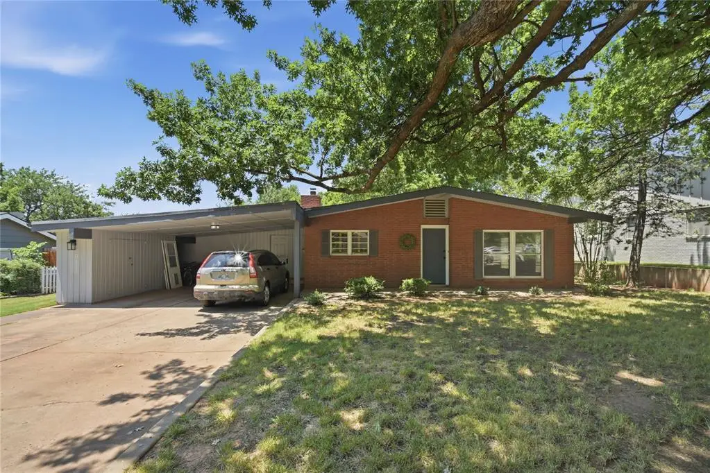 811 Myrtle Drive, Edmond, OK 73034 - #1