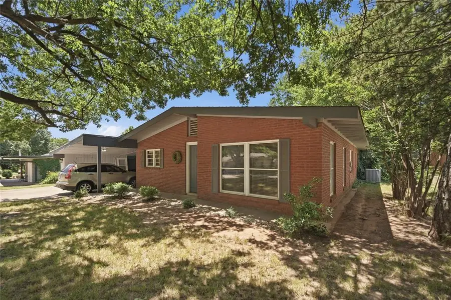 811 Myrtle Drive, Edmond, OK 73034 - #3