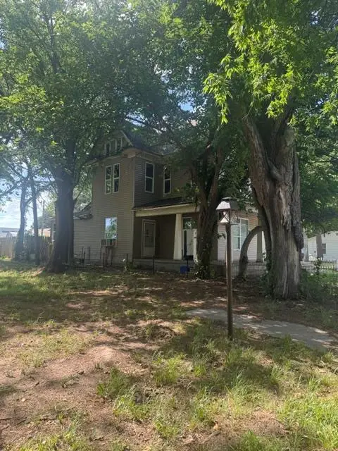 222 S Oklahoma Avenue, Shawnee, OK 74801 - #3