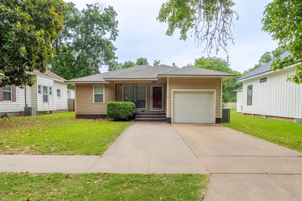205 Chestnut Street, Pauls Valley, OK 73075 - #1