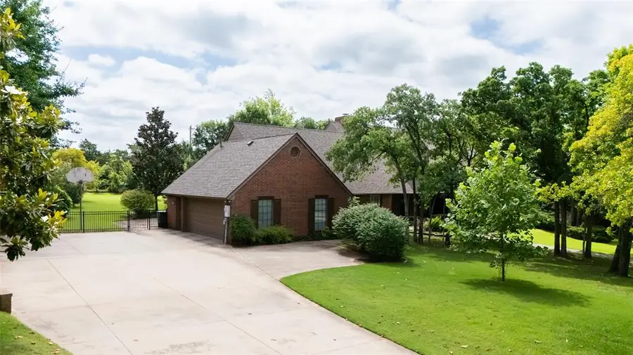 3816 Coachman Road, Edmond, OK 73013 - #2