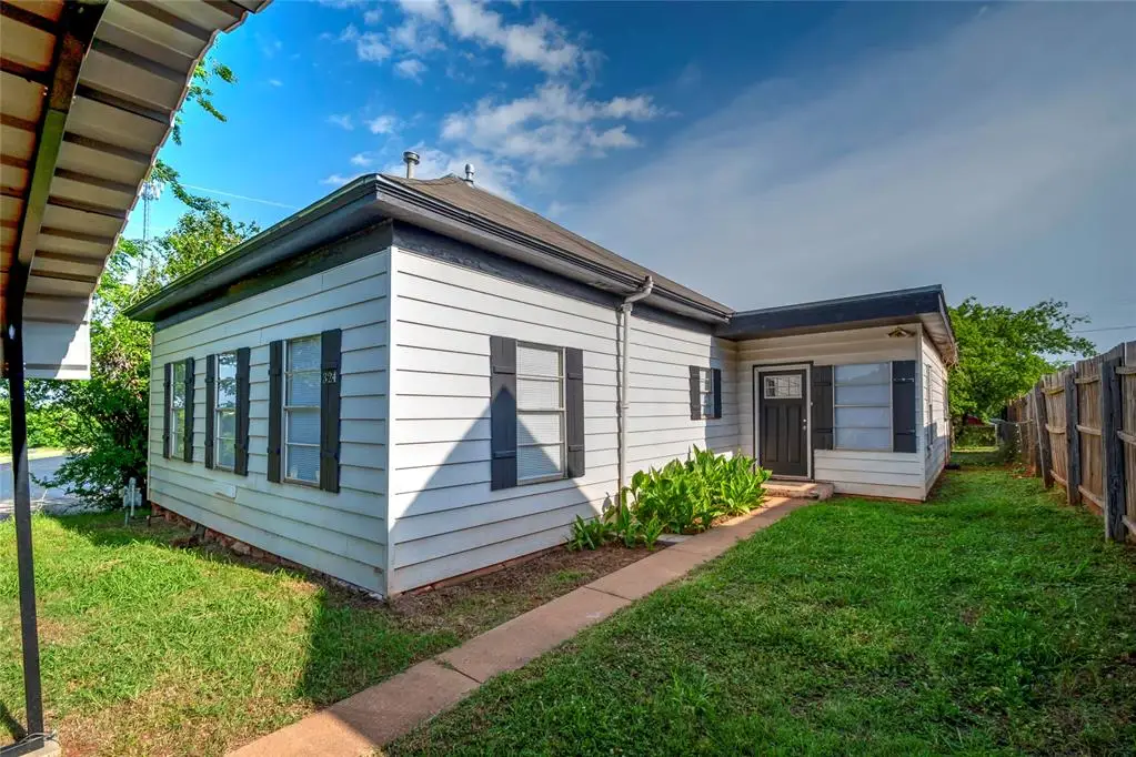 324 W 5th Street, Chandler, OK 74834 - #1