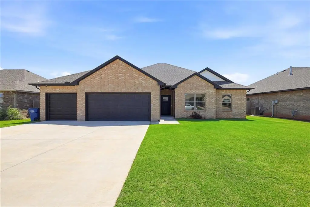 704 N Cottontail Way, Mustang, OK 73064 - #1