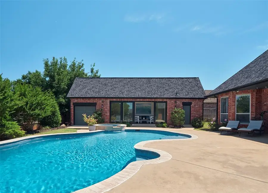 14616 Oakmond Road, Edmond, OK 73013 - #3