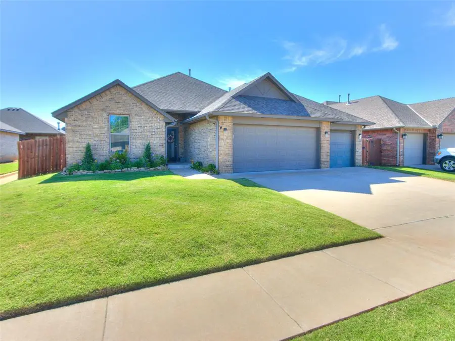 8921 Stacy Lynn Lane, Yukon, OK 73099 - #2