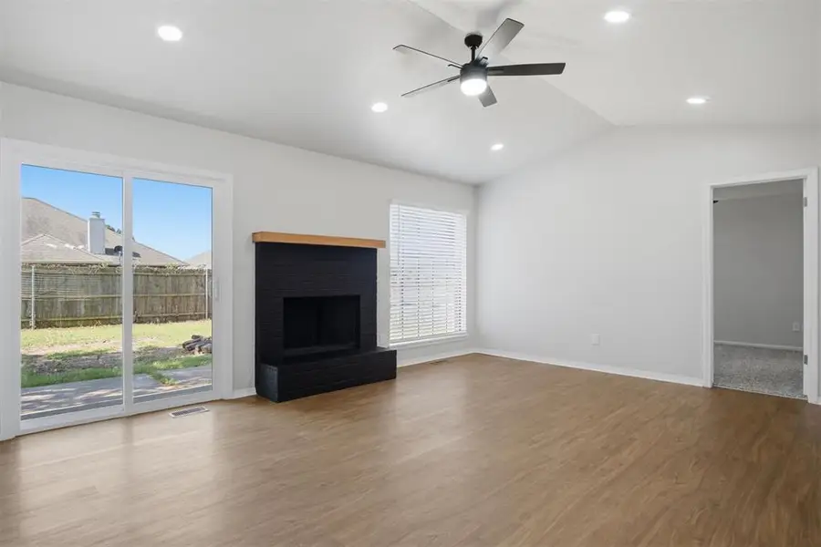 2112 NE 8th Street, Moore, OK 73160 - #2