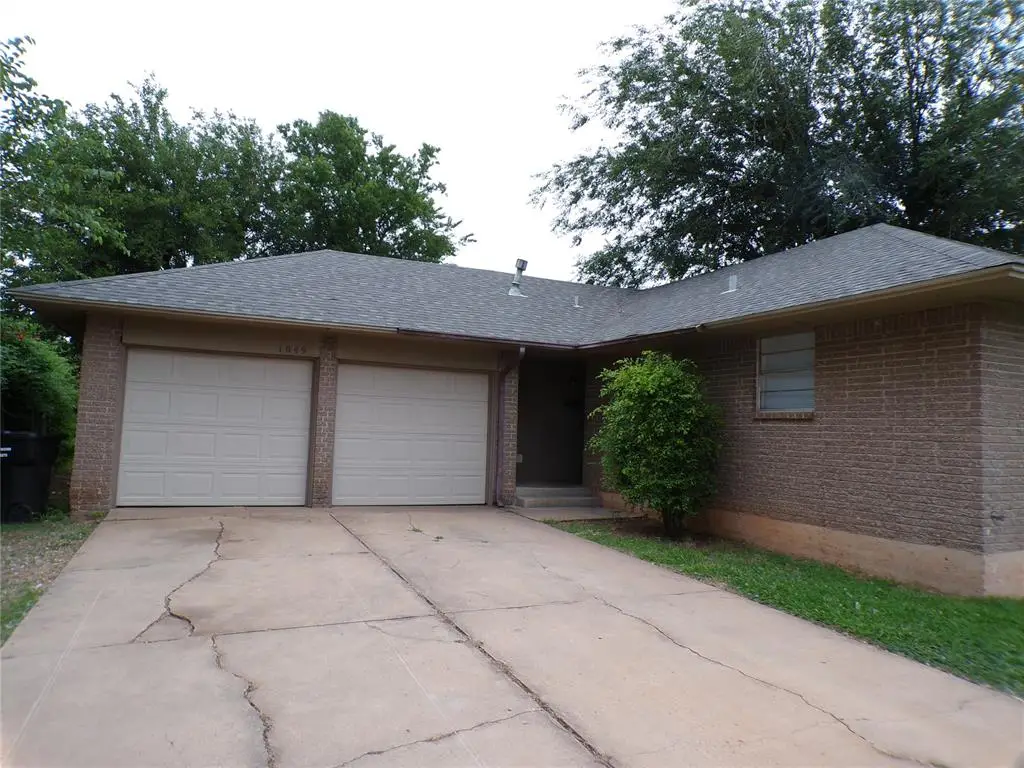 1049 NW 22nd Street, Moore, OK 73160 - #1