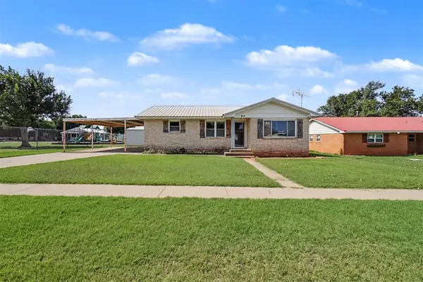414 E Broadway Street, Leedey, OK 73654