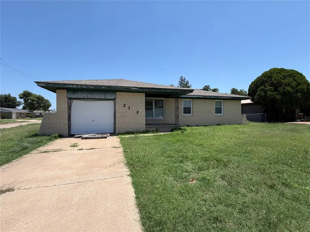 2112 N Canary Lane, Altus, OK 73521 - #1
