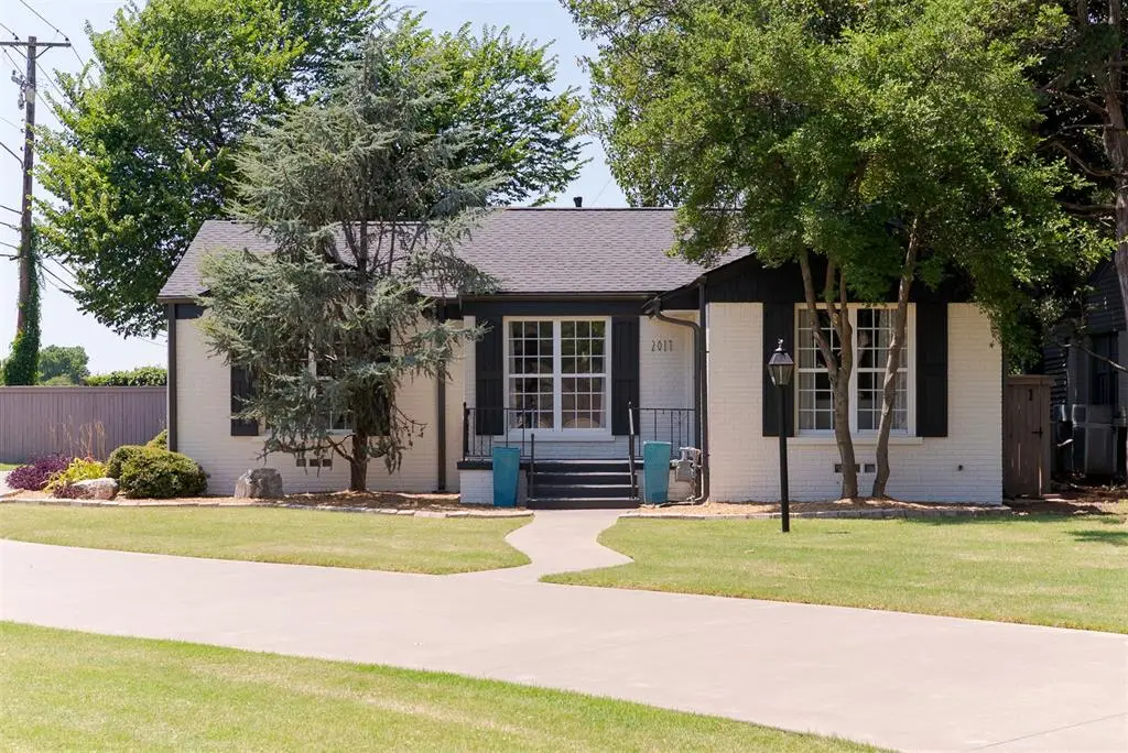 2017 Huntington Avenue, Nichols Hills, OK 73116 - #1