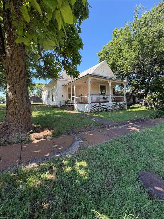 523 E 10th Street, Chandler, OK 74834 - #2