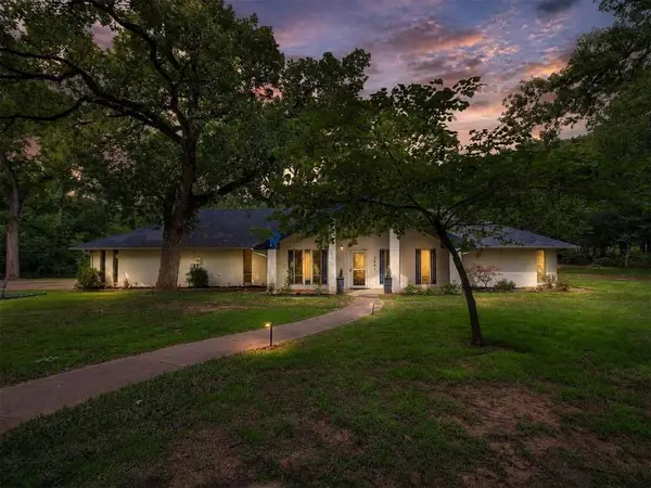2401 Little Timber, Edmond, OK 73025