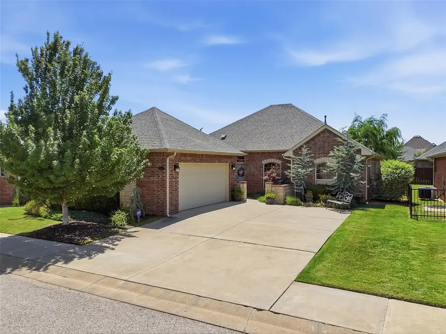 10215 Kingston Way, Oklahoma City, OK 73120 - #2