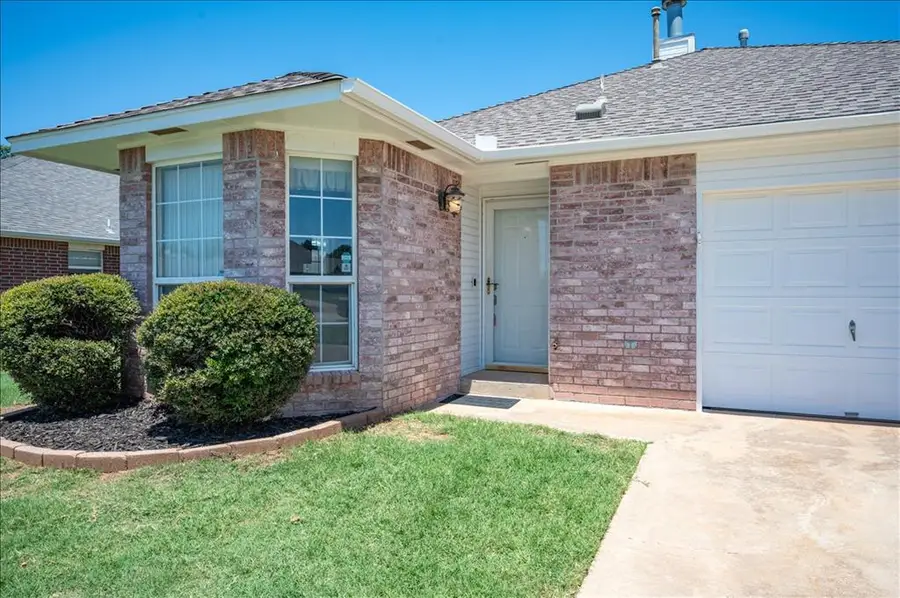 337 W Chantilly Way, Mustang, OK 73064 - #2