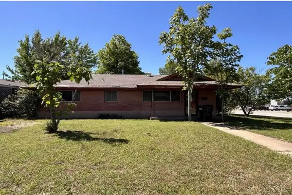 102 NE 5th Street, Moore, OK 73160