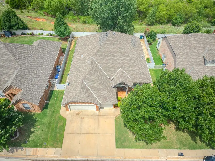 16609 Village Garden Drive, Edmond, OK 73012 - #2
