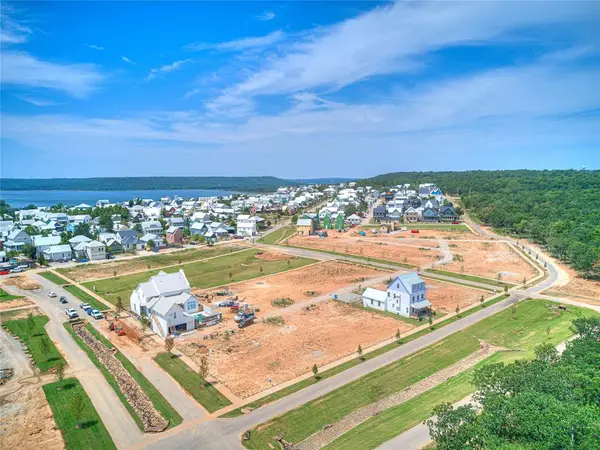 44 Redbud Street, Carlton Landing, OK 74432