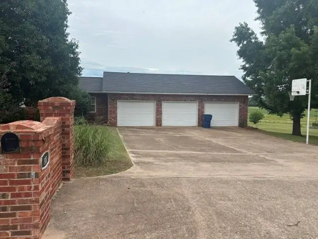 700 Lola Street, Lindsay, OK 73052 - #2