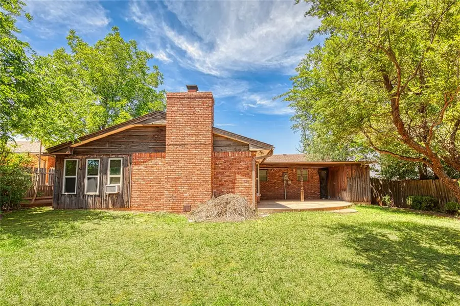 1312 Shelley Avenue, Clinton, OK 73601 - #2