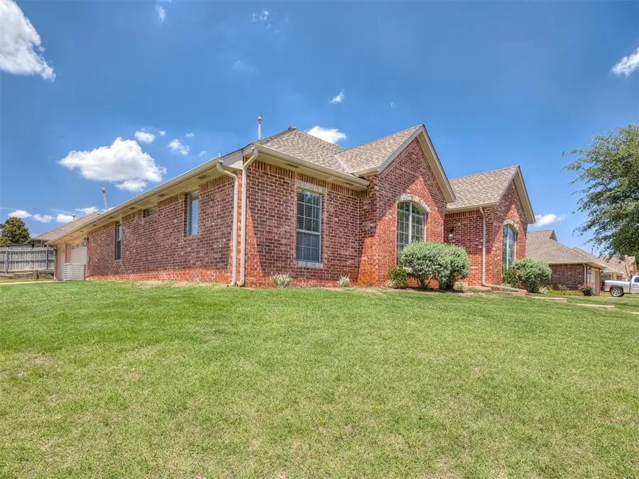 2117 Cedar Pointe Circle, Edmond, OK 73003 - #2