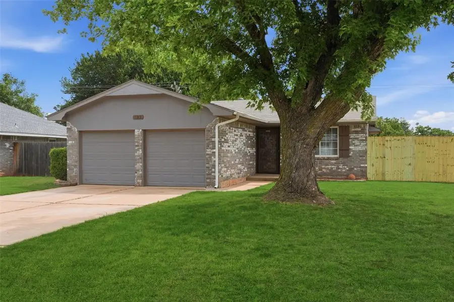 522 S Meadow Lane, Mustang, OK 73064 - #2