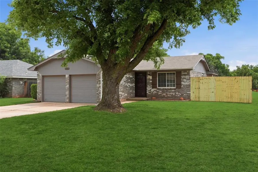 522 S Meadow Lane, Mustang, OK 73064 - #3