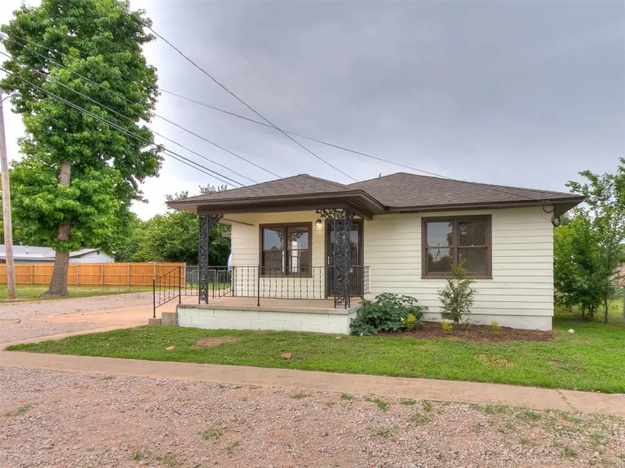 906 W Ridgewood Street, Shawnee, OK 74801 - #2