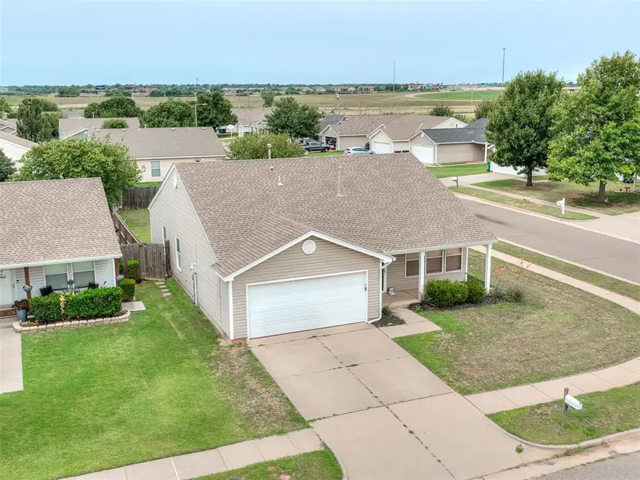 901 Hyacinth Hollow Drive, Yukon, OK 73099 - #3