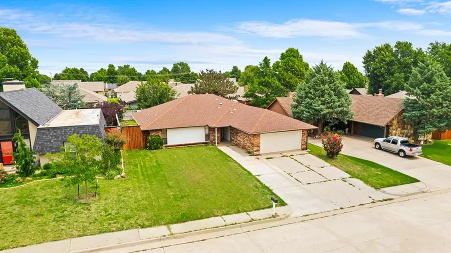 313 E Platt Drive, Yukon, OK 73099 - #2