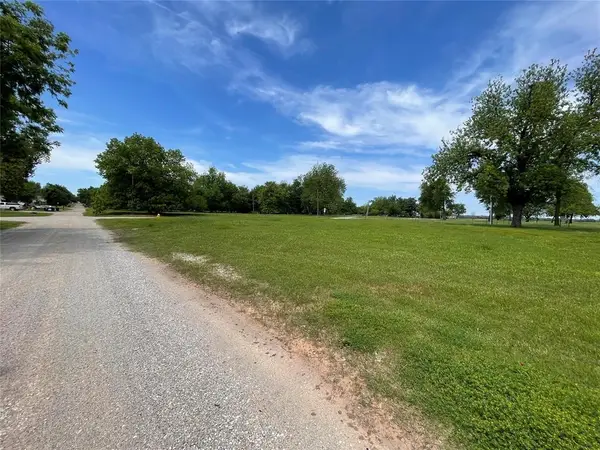 824 W Logan Avenue, Guthrie, OK 73044