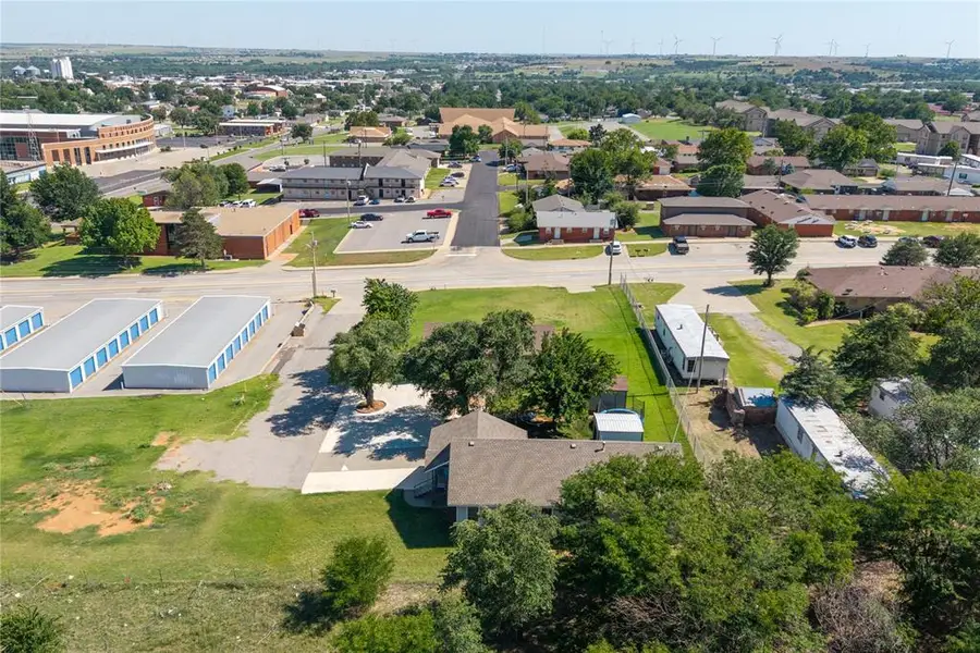 519 W Davis Avenue, Weatherford, OK 73096 - #2