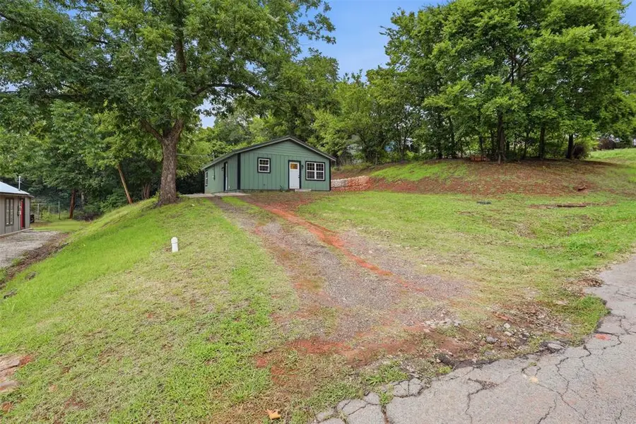 604 E 9th Street, Chandler, OK 74834 - #2