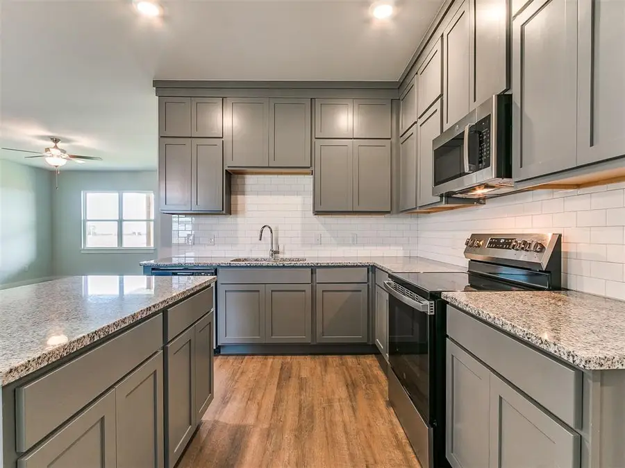 1714 Oak Way, Tuttle, OK 73089 - #2