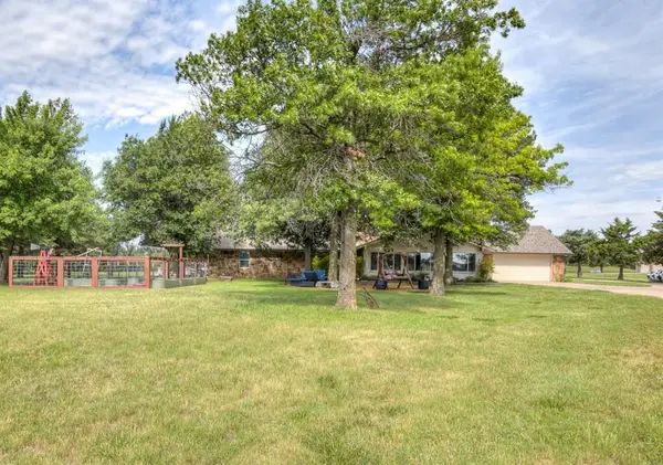 7025 S Cimarron Road, Yukon, OK 73099
