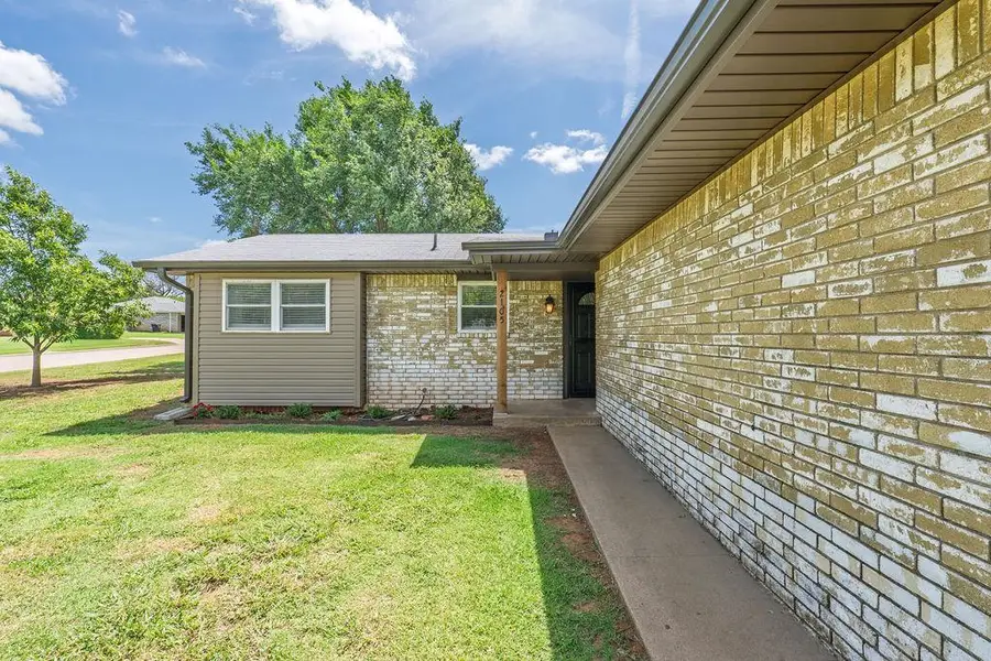 2105 N Tucker Avenue, Shawnee, OK 74804 - #3