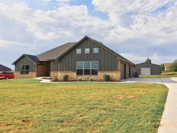 8681 Oak Tree Circle, Edmond, OK 73025