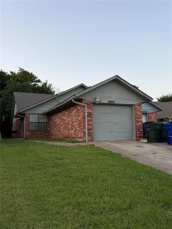 8905 S Oak Valley Drive, Midwest City, OK 73110