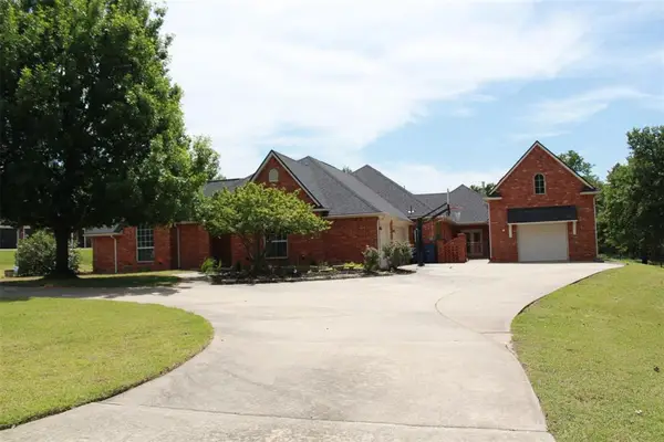 1031 Hidden Valley Lane, Choctaw, OK 73020