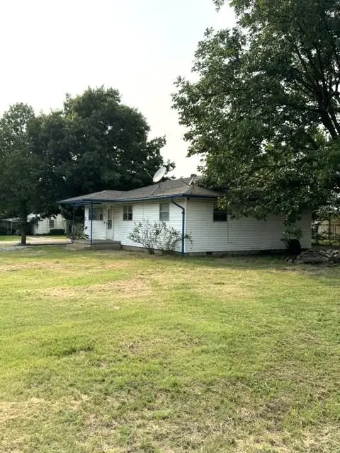 609 N Hyden, Stratford, OK 74872 - #2
