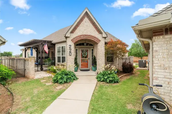 220 Boulevard Du Lac, Norman, OK 73071