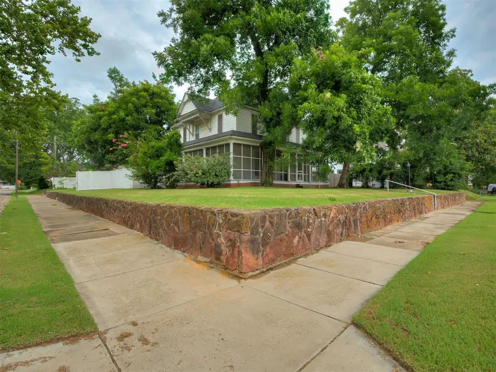 702 N Park Avenue, Shawnee, OK 74801 - #1