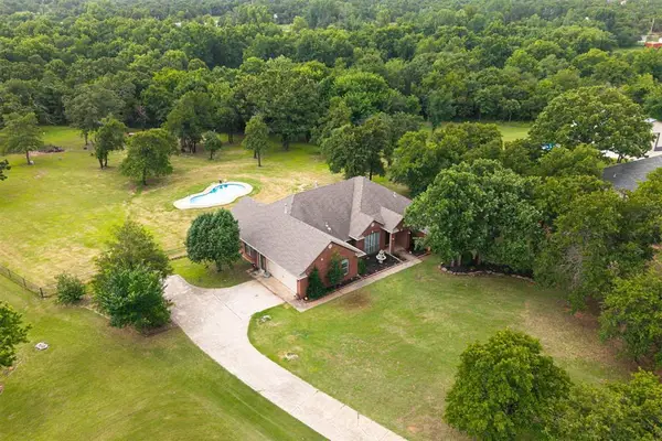 4722 Sandy Oak Lane, Newalla, OK 74857