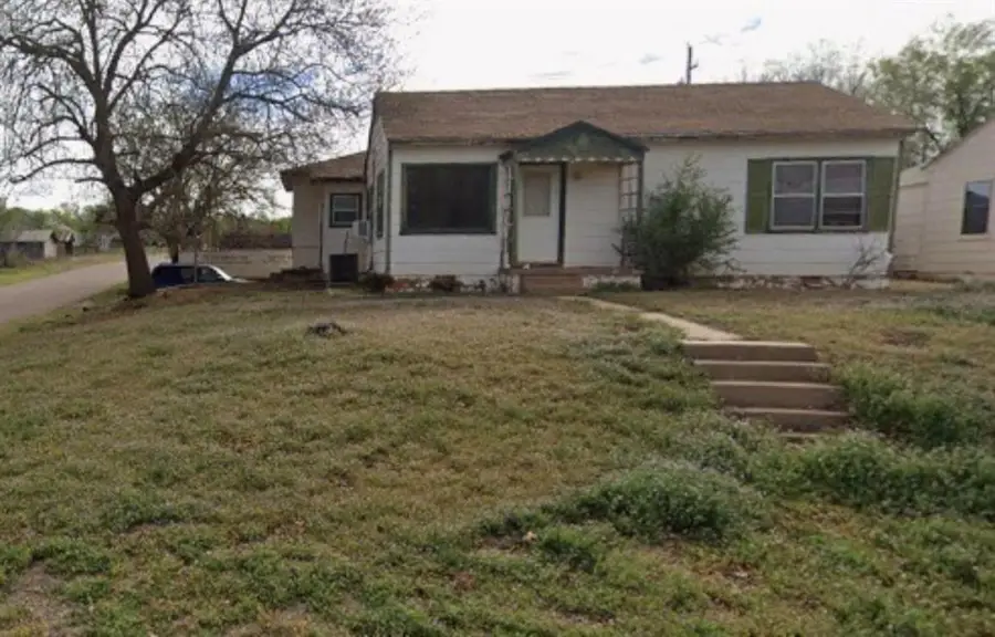 612 N 2nd Street, Sayre, OK 73662 - #2