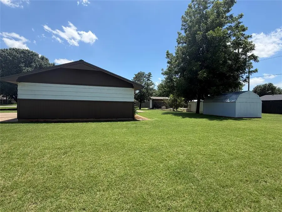 703 S 7th Street, Canute, OK 73626 - #2